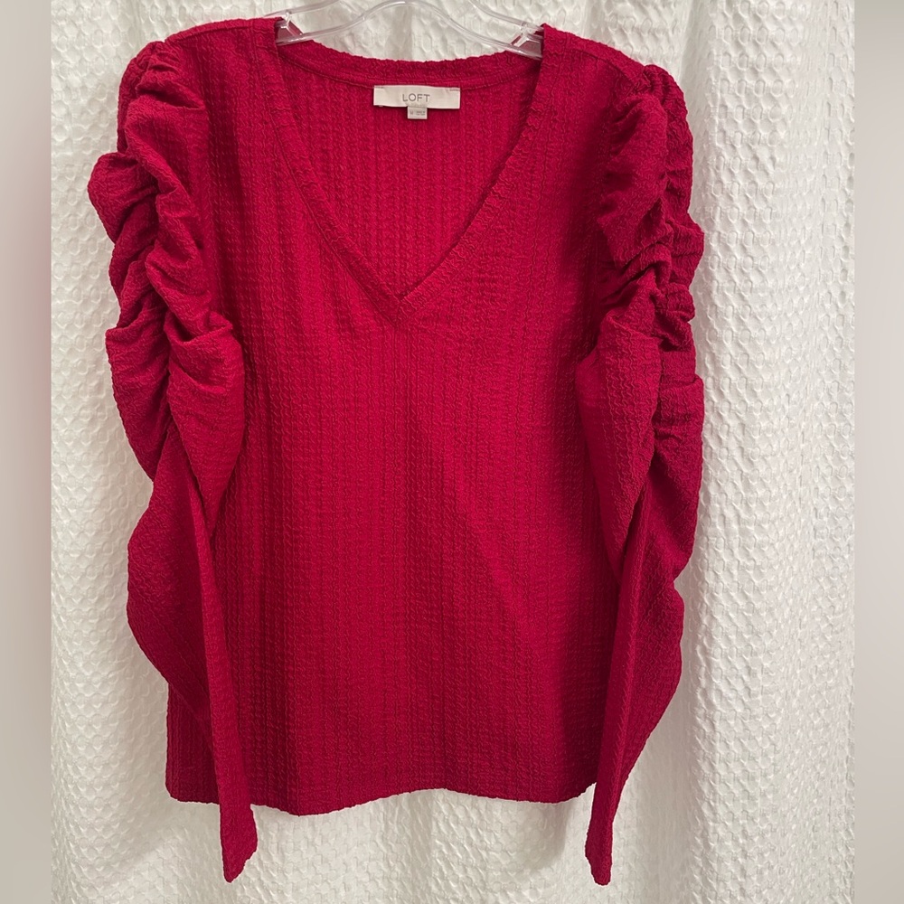 LOFT Shirred Puff Sleeve Top. Size Medium. - Picture 2 of 3